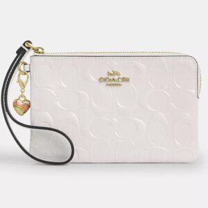 NEW Coach Corner Zip Wristlet In Signature Leather With Heart Charm NWT